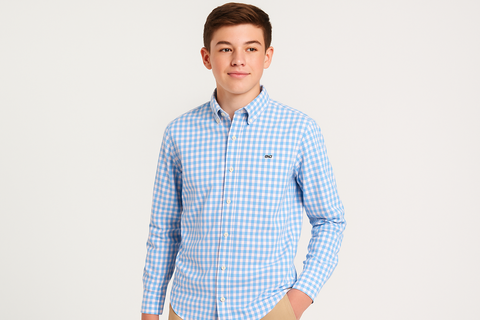 Camisa con modelo joven