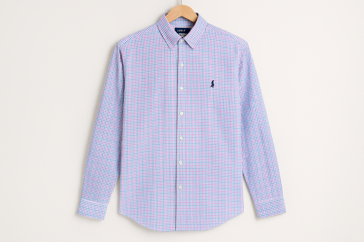 Camisa cuadros multicolor colgada repetida