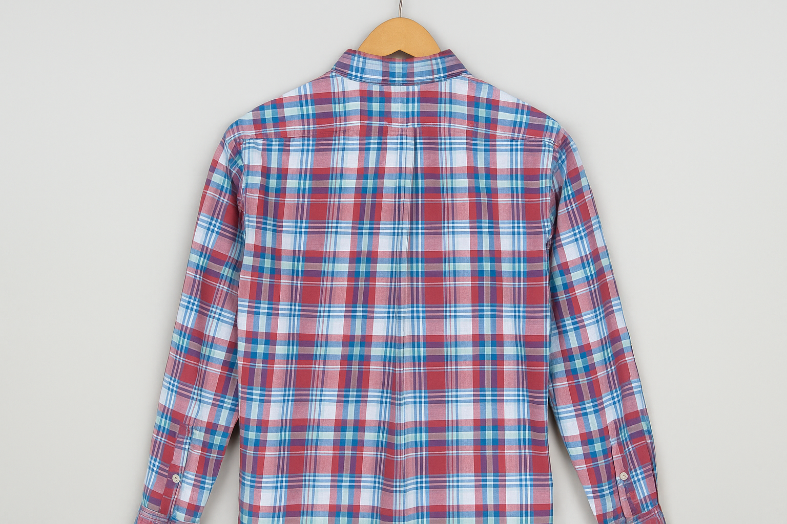 Camisa en gancho vista trasera