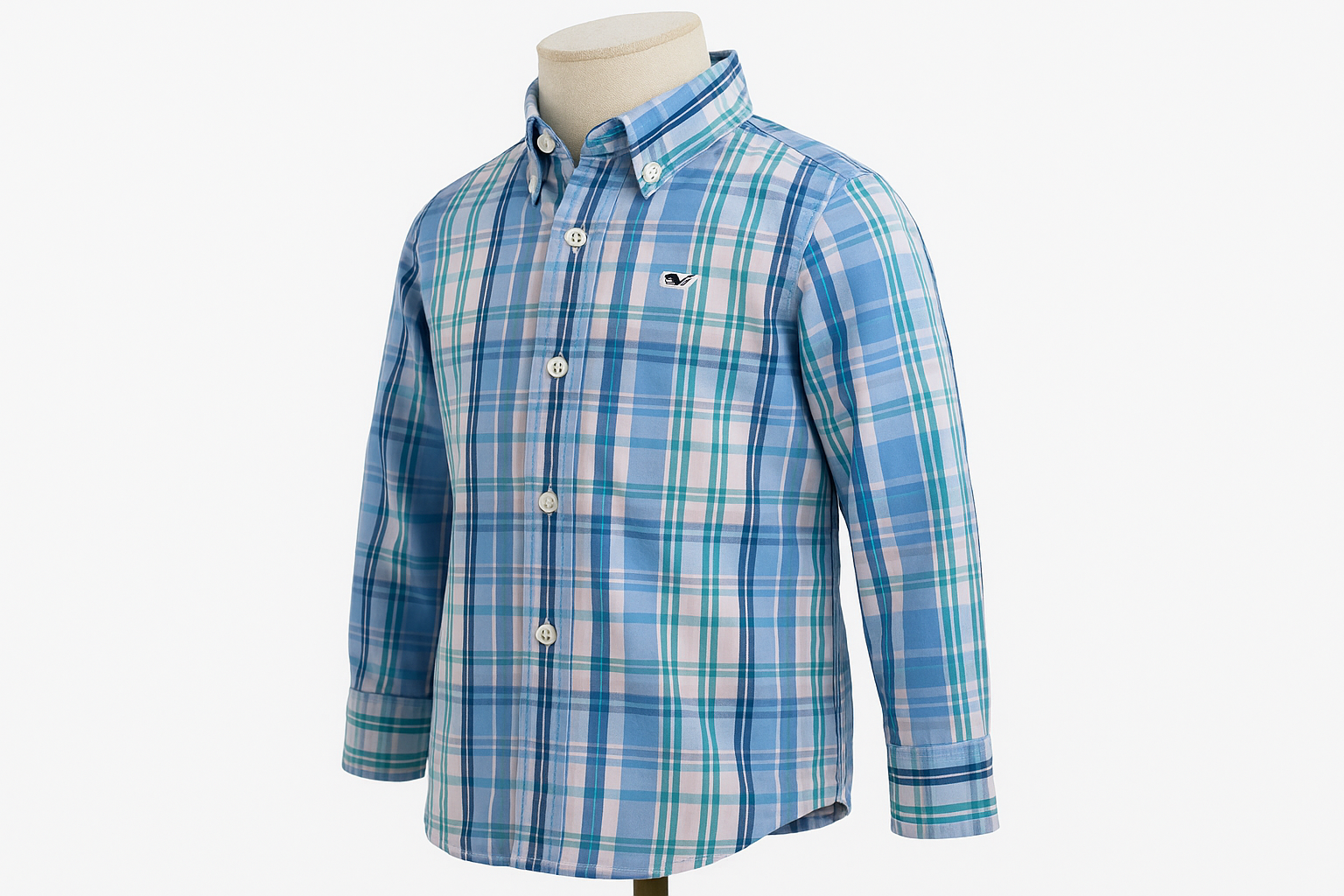 Camisa en maniquí ángulo 3/4