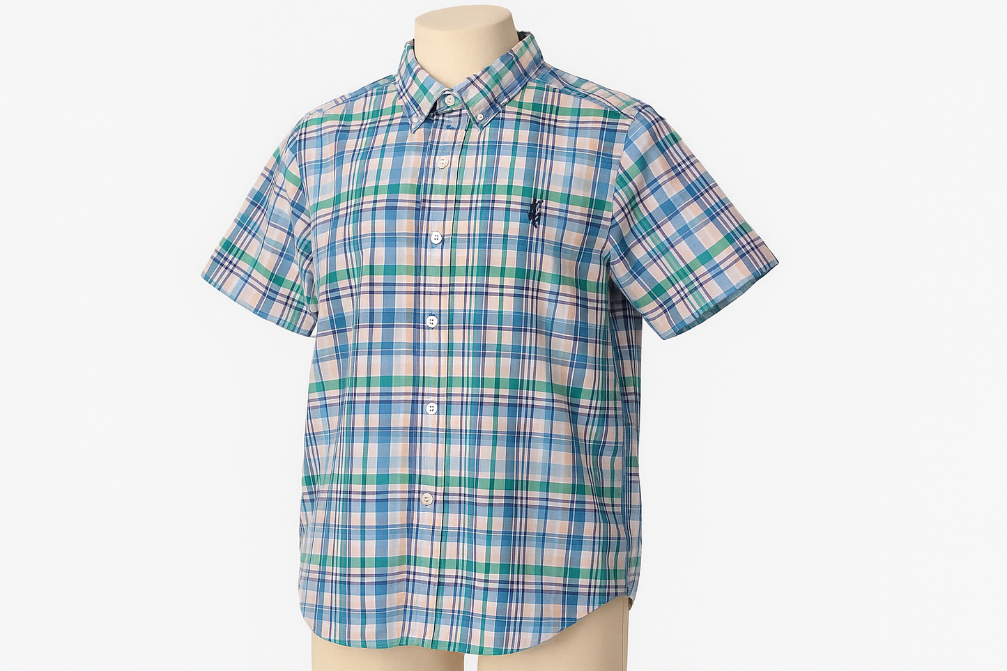 Camisa en maniquí ángulo 3/4