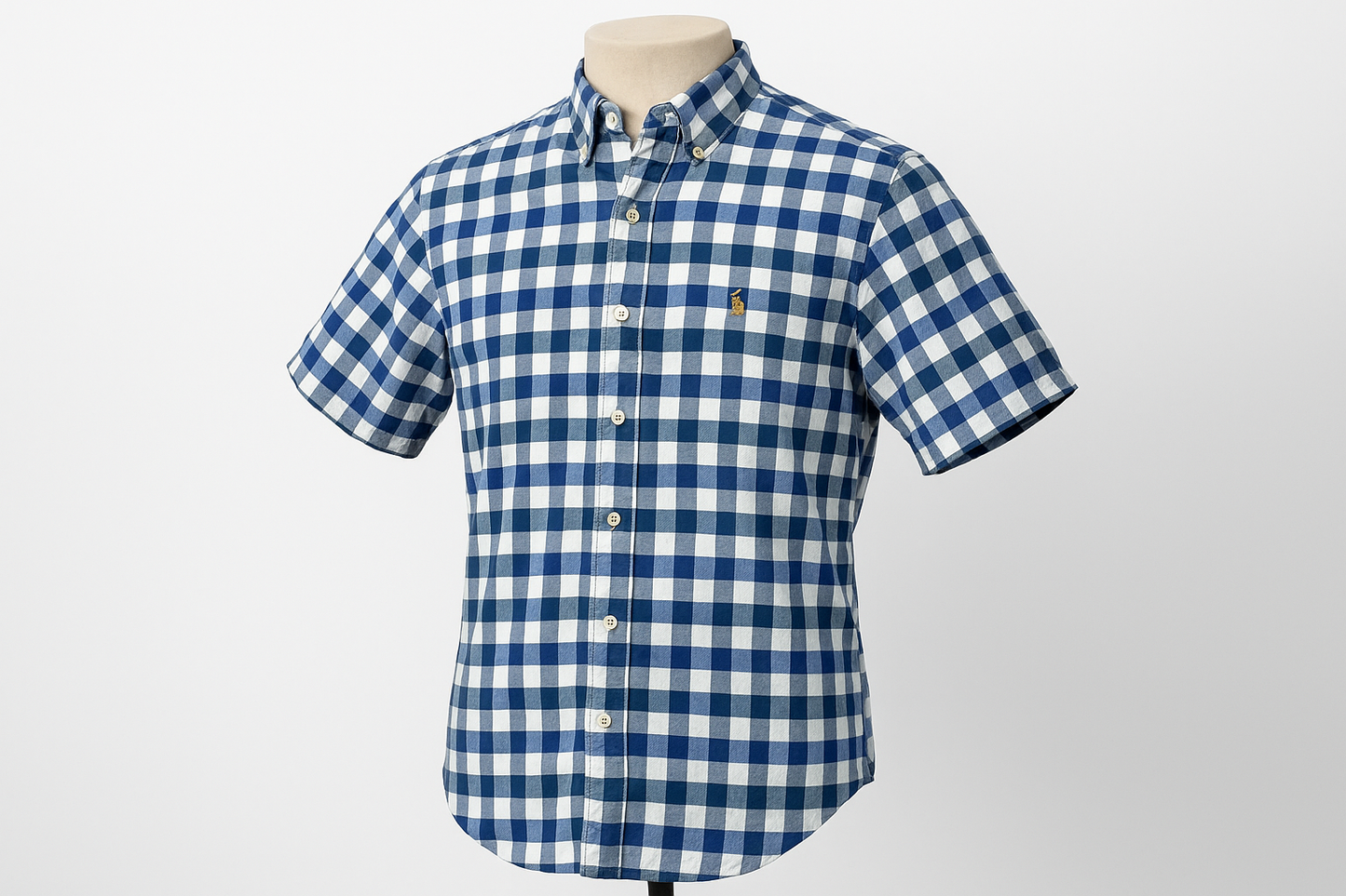 Camisa en maniquí