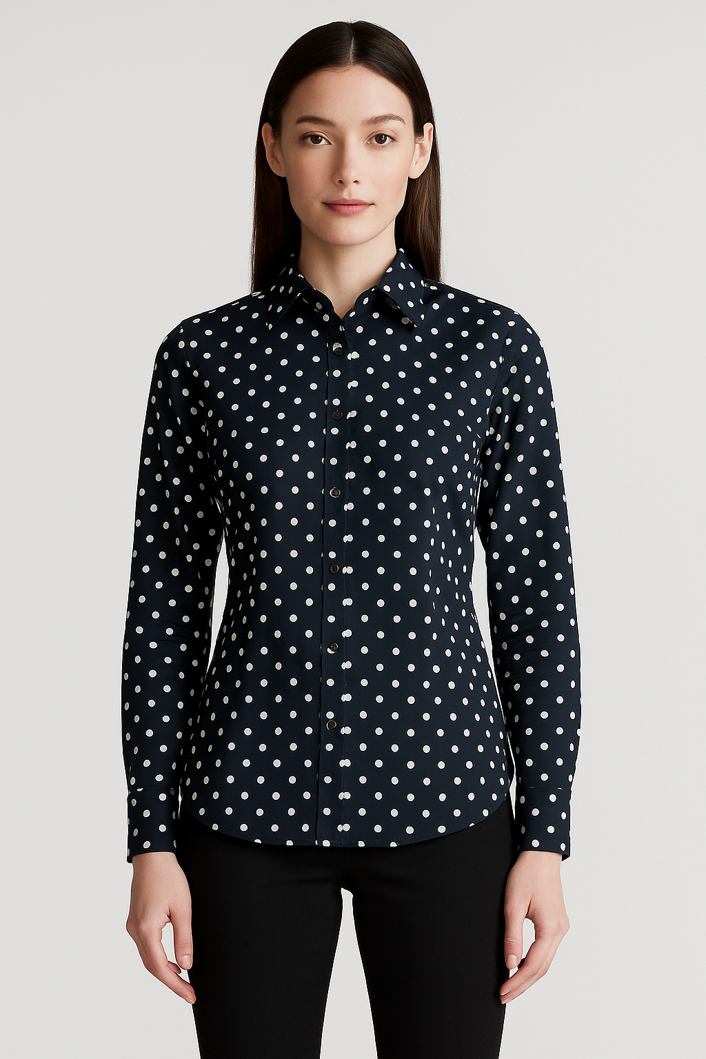 Camisa Negra Lunares con Modelo Femenino Talla S
