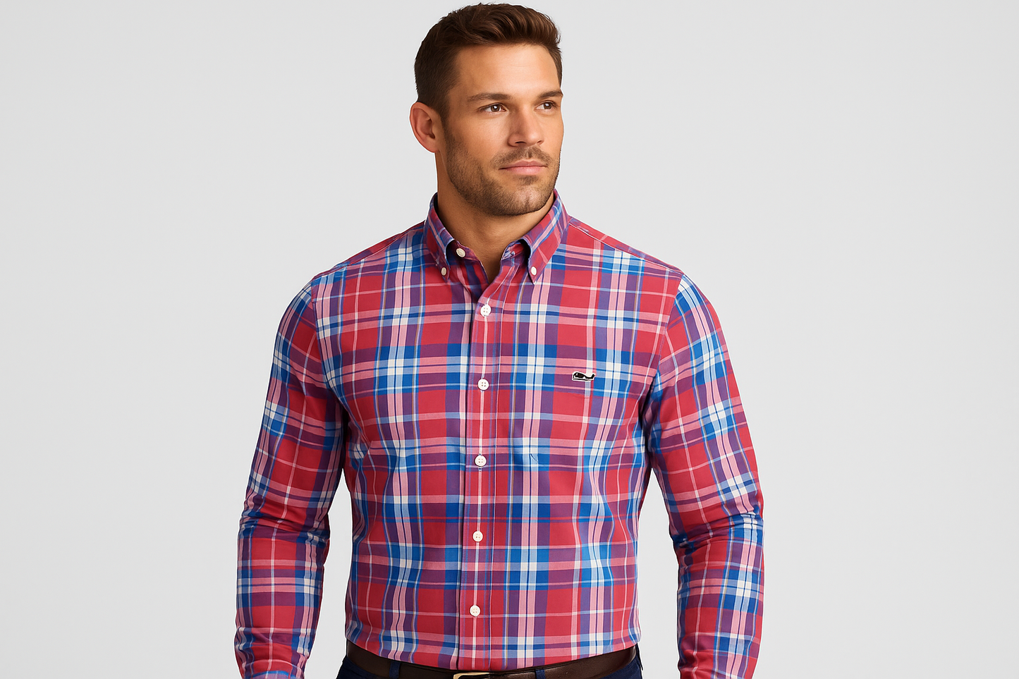 Camisa Vineyard Vines con modelo atlético