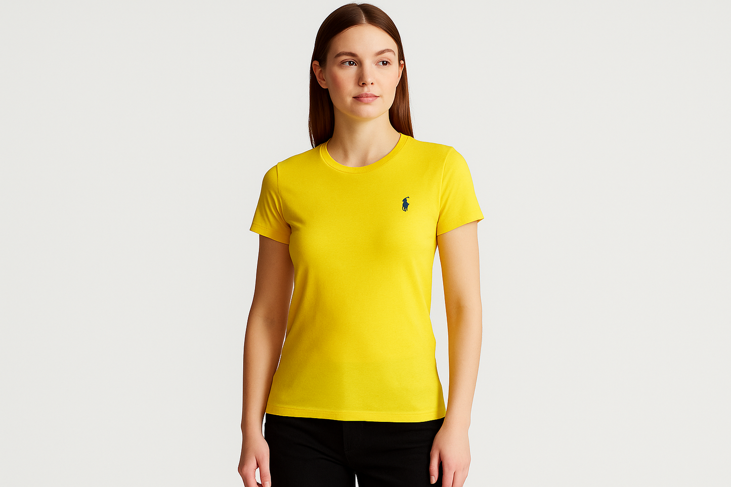 Camiseta amarilla mujer con modelo femenino