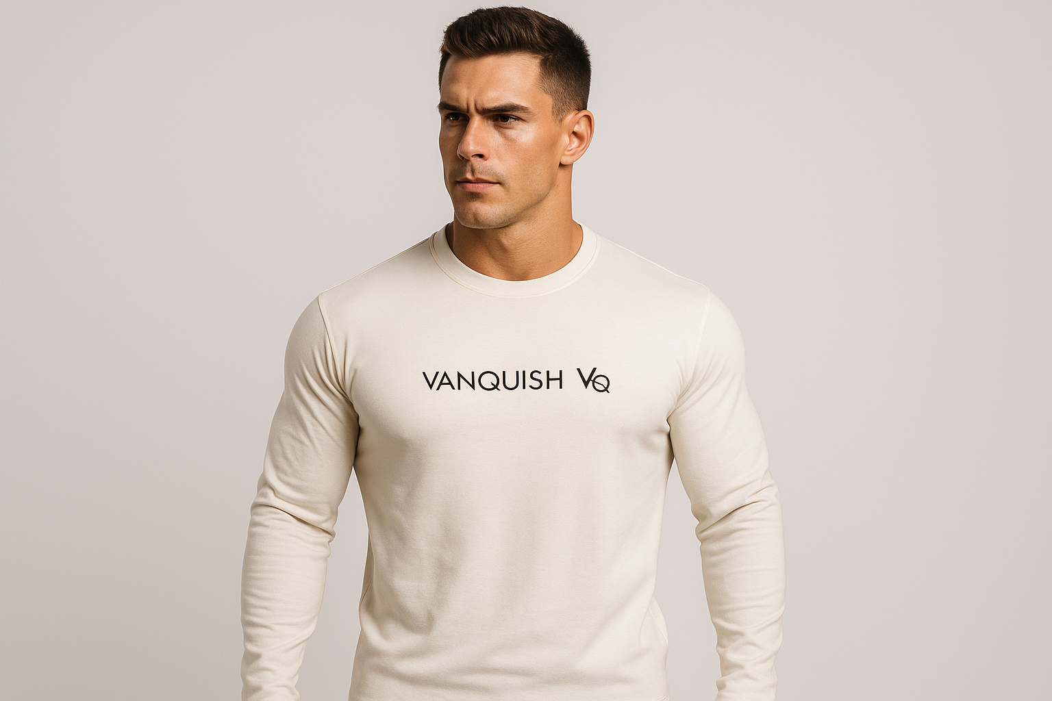 Camiseta VANQUISH VQ con modelo atlético
