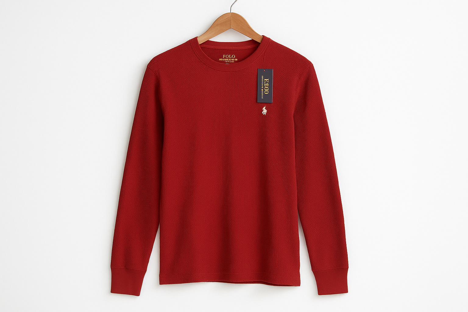 Camiseta waffle roja en percha