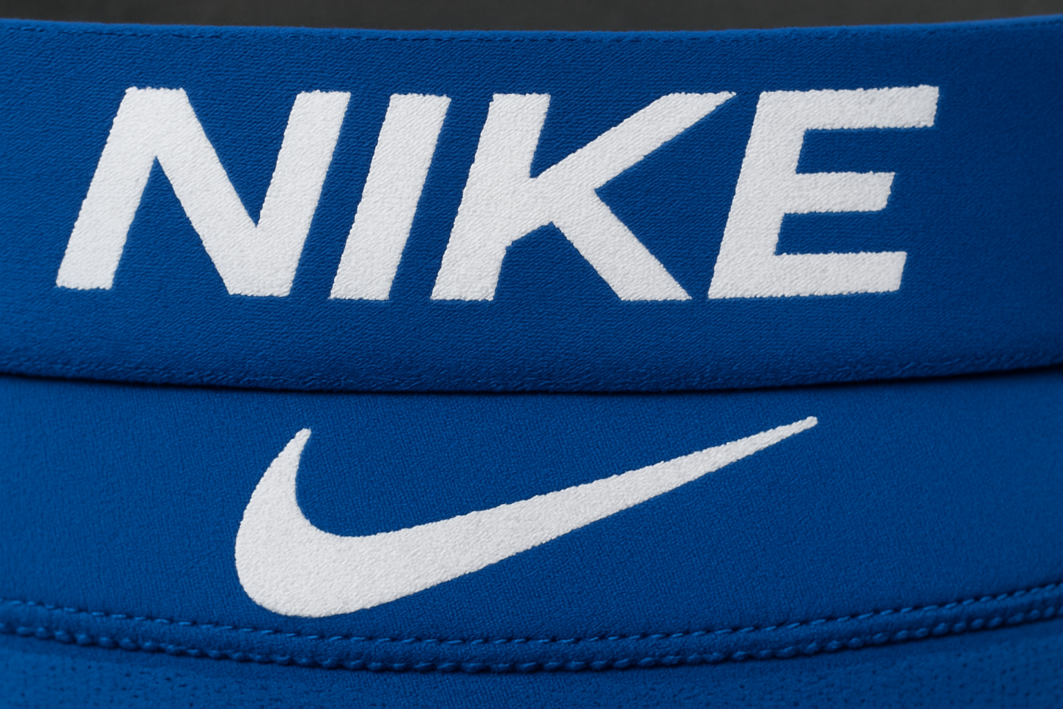 Close-up 1 - Detalle de cintura y marca Nike