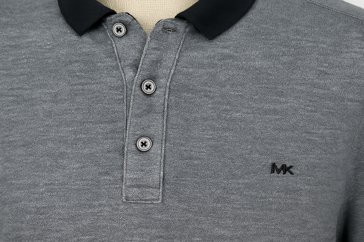 Detalle del cuello y contraste