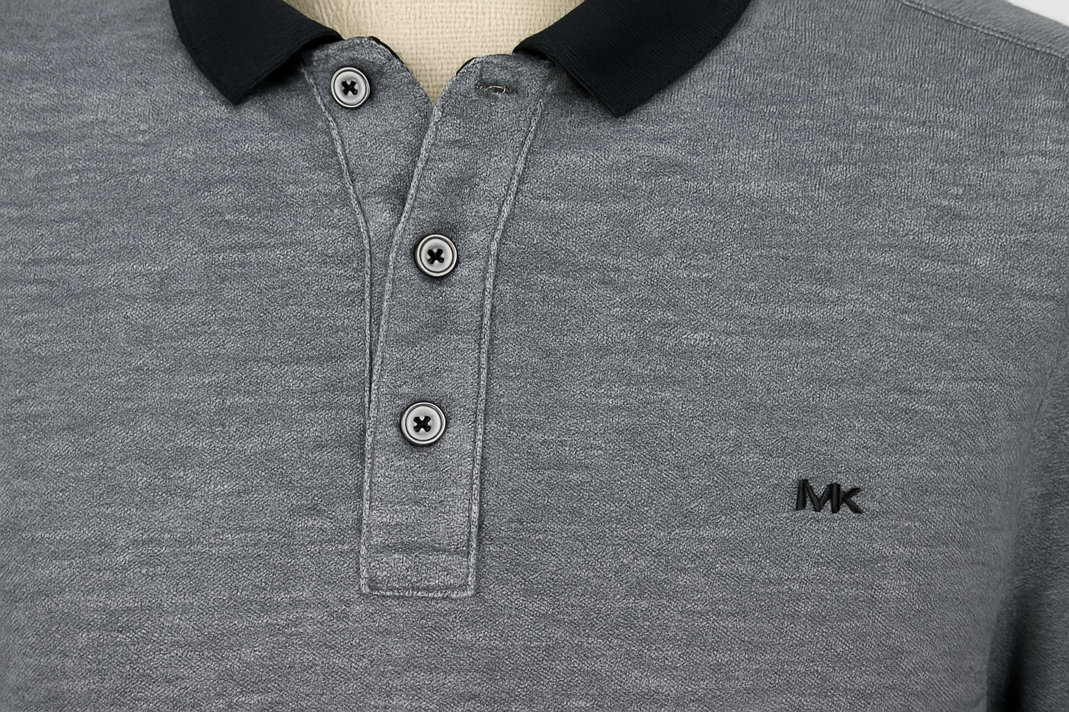 Detalle del cuello y contraste