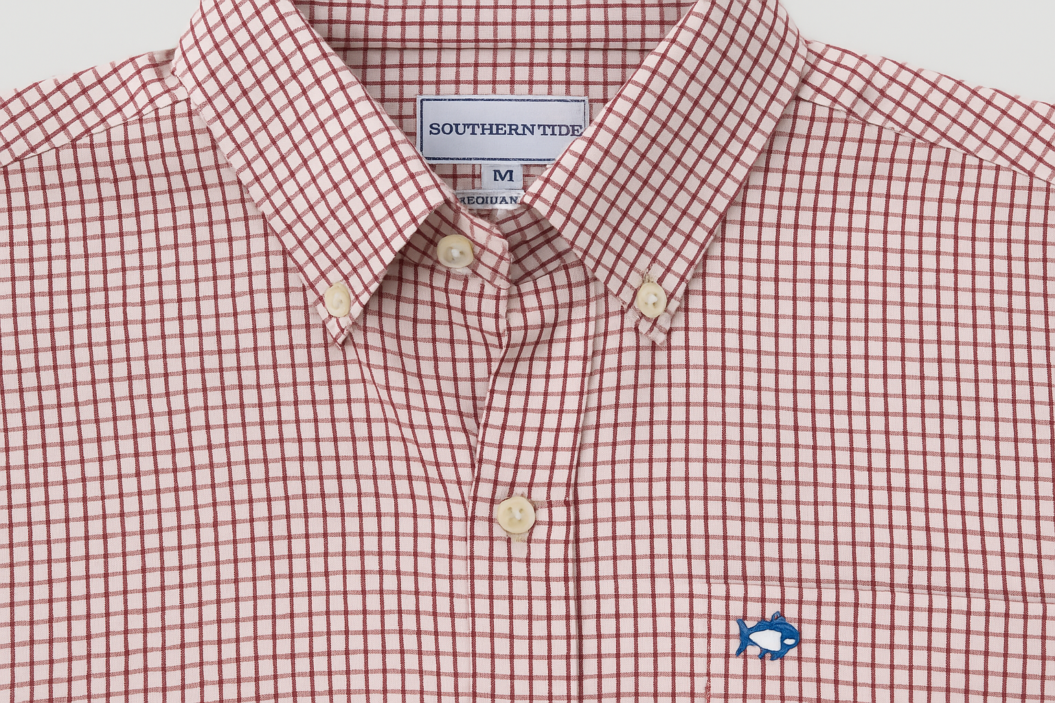 Detalle del cuello y logo