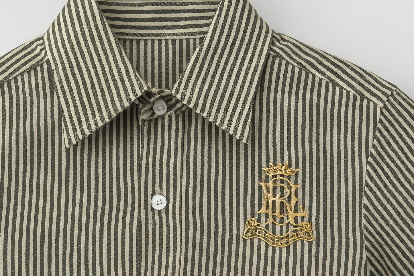 Detalle del cuello y patrón de rayas