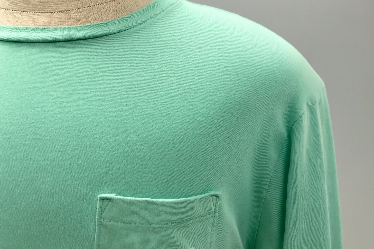 Detalle del diseño y logo