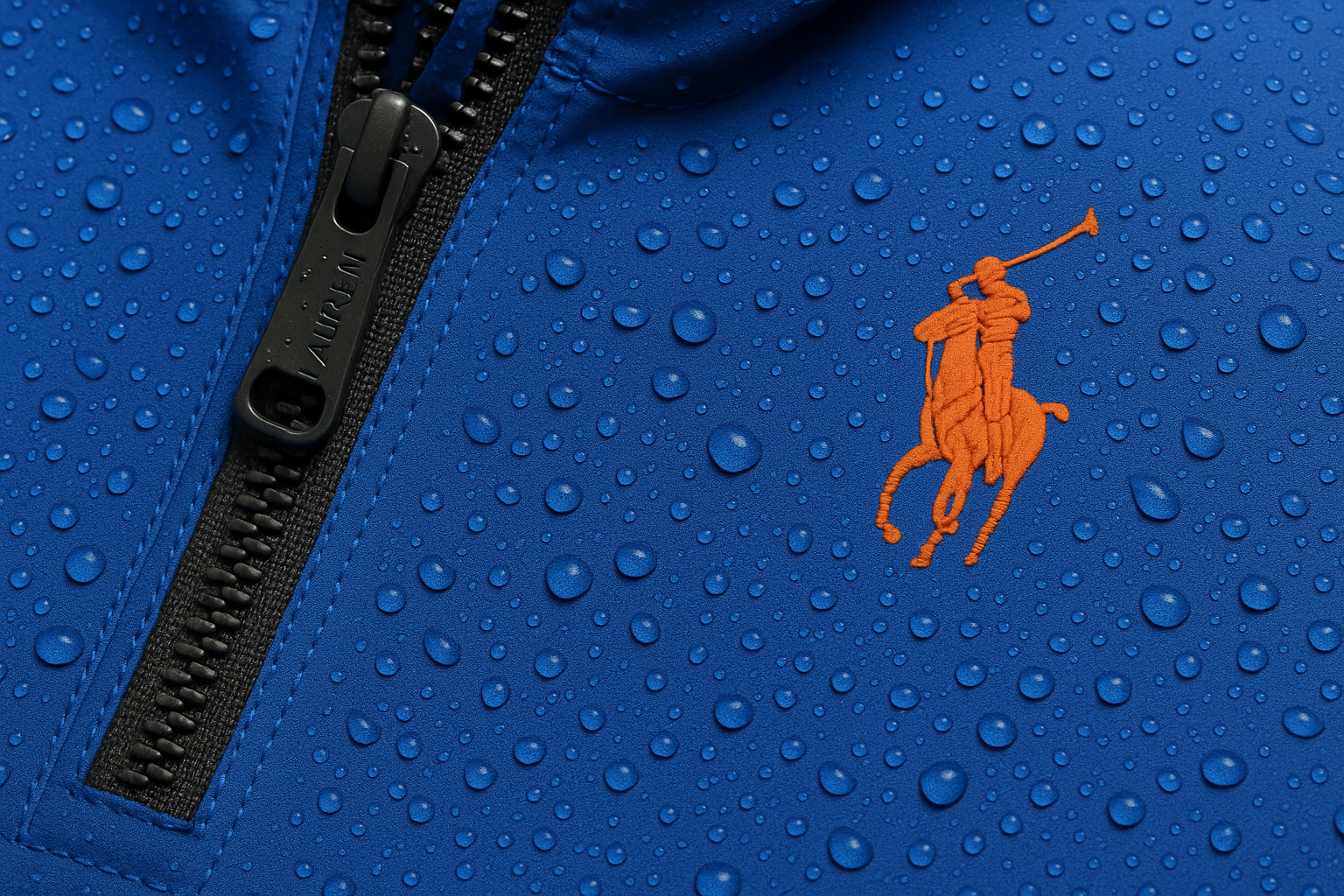 Detalle logo y cremallera