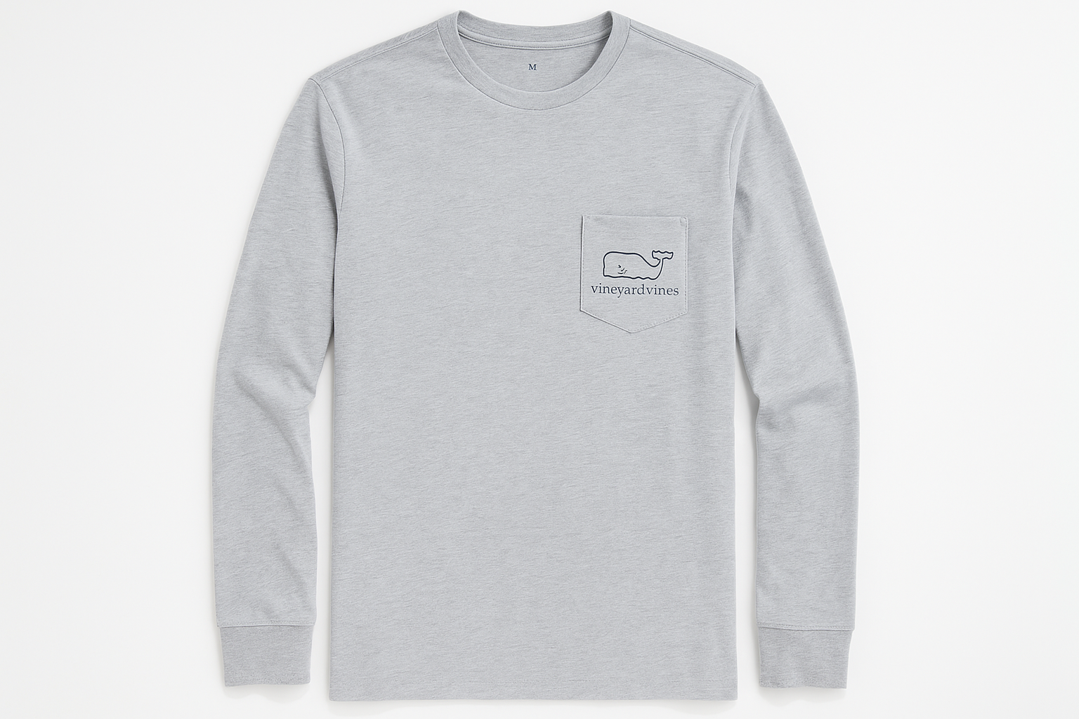 Frente con logo en bolsillo