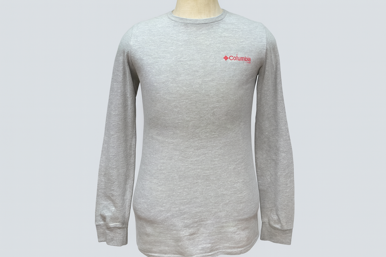 Ghost mannequin frontal Columbia pesca