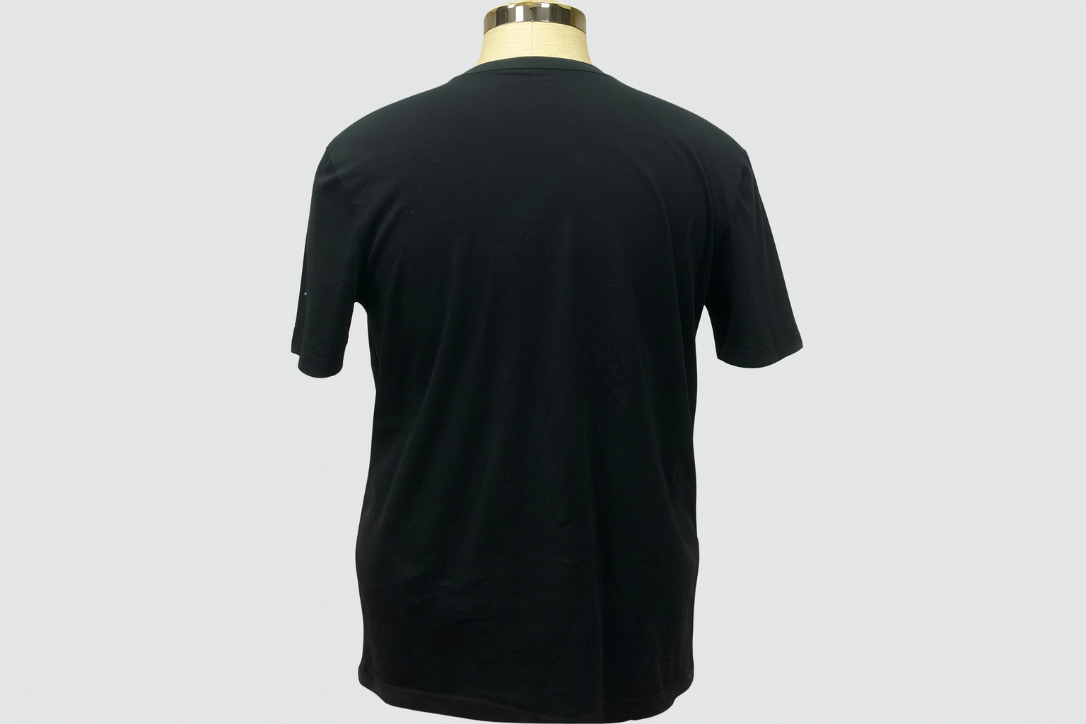 Ghost mannequin - Vista trasera