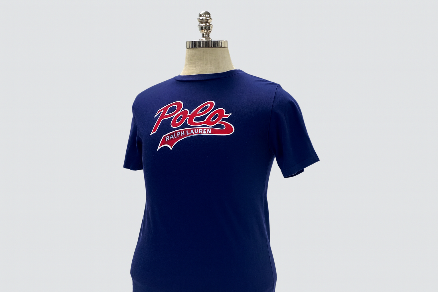 Ghost mannequin - Vista tres cuartos