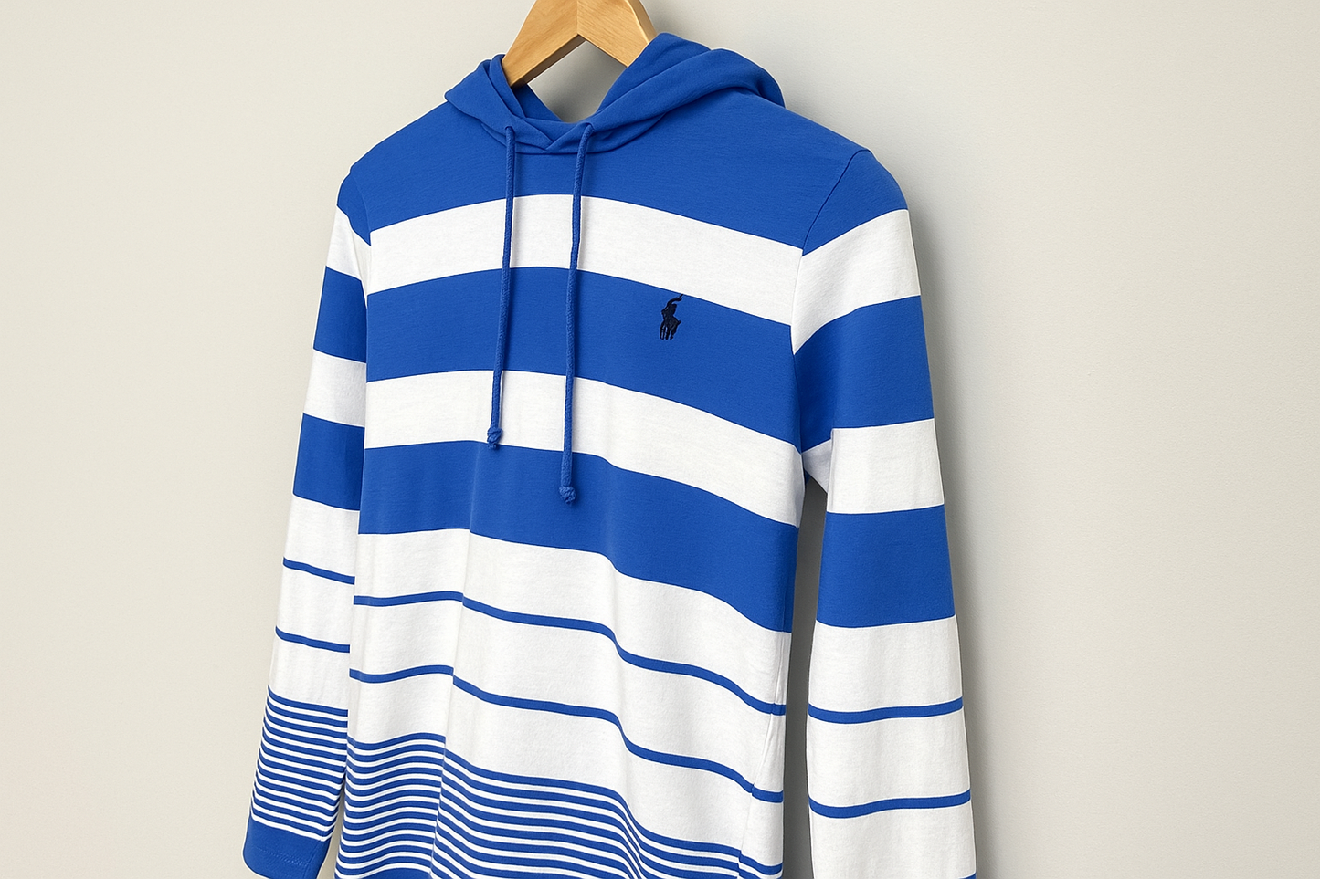 Hoodie Polo Ralph Lauren a rayas - Colgada en percha