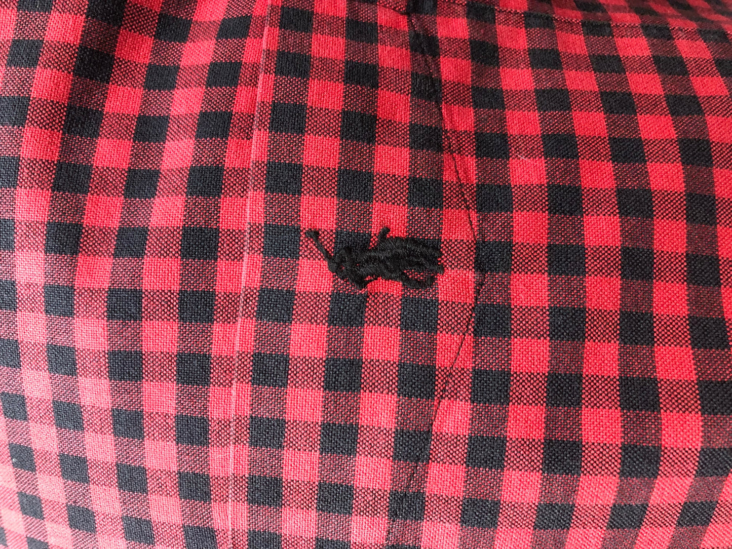 Camisa Polo Ralph Lauren 🏇🏼 con patron de cuadros gingham rojo y negro Talla L Entalle Clásico