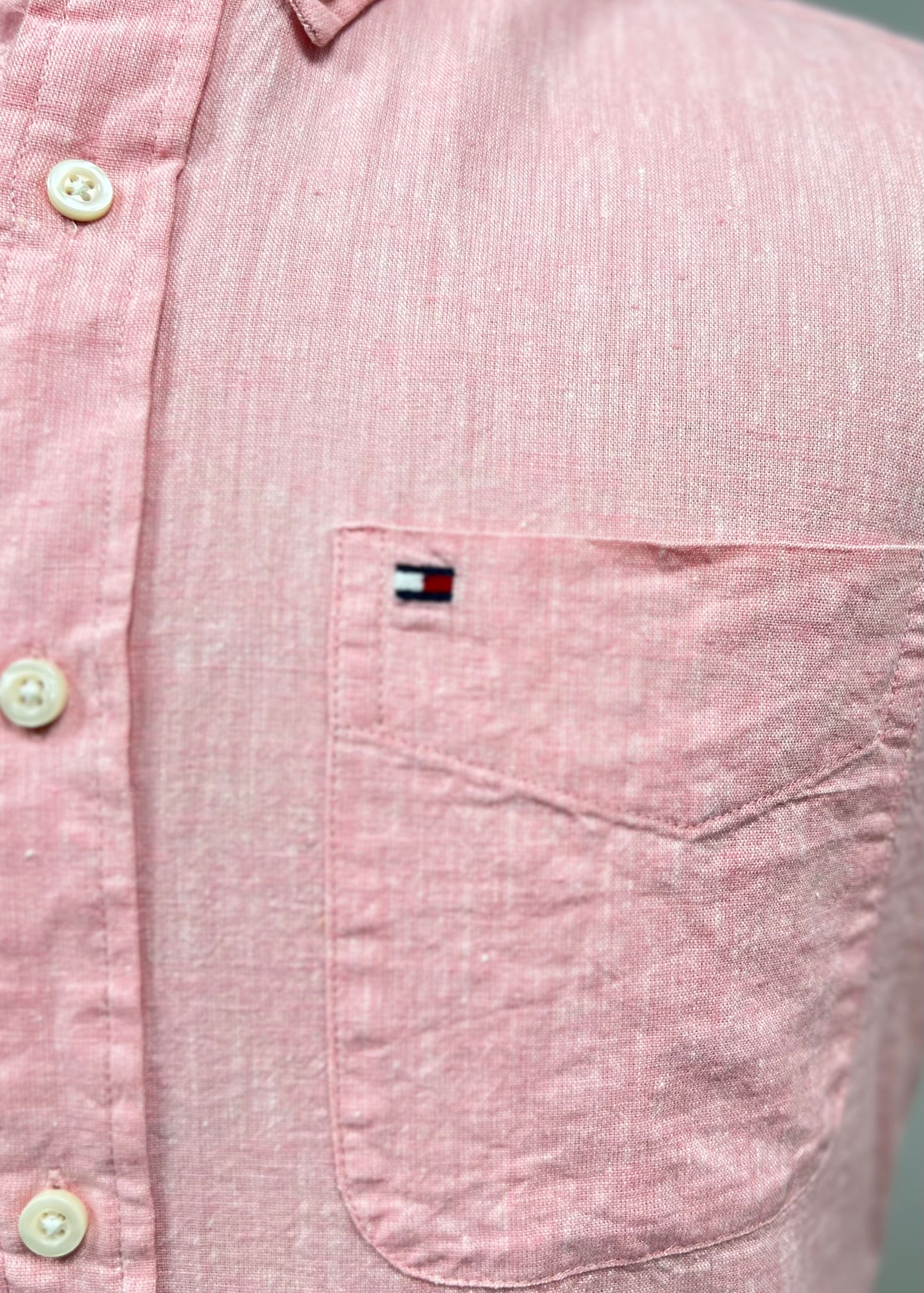 Camisa de botones Tommy Hilfiger 🇺🇸 de lino en color rosado claro Talla M Entalle Custom Fit