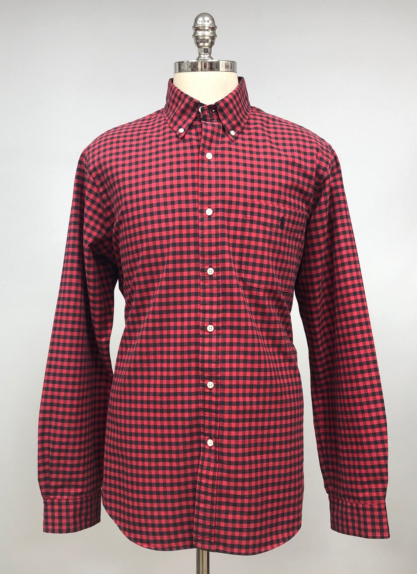 Camisa Polo Ralph Lauren 🏇🏼 con patron de cuadros gingham rojo y negro Talla L Entalle Clásico