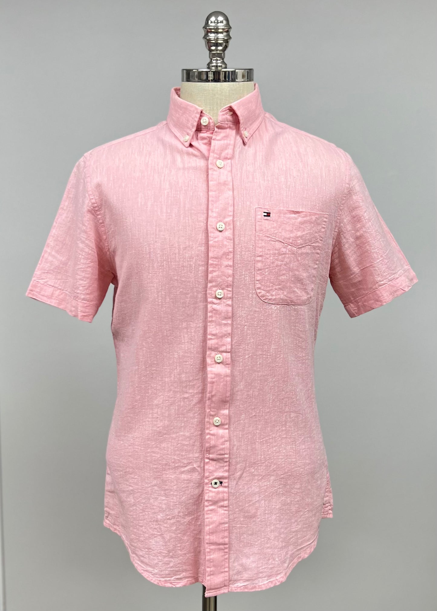 Camisa de botones Tommy Hilfiger 🇺🇸 de lino en color rosado claro Talla M Entalle Custom Fit