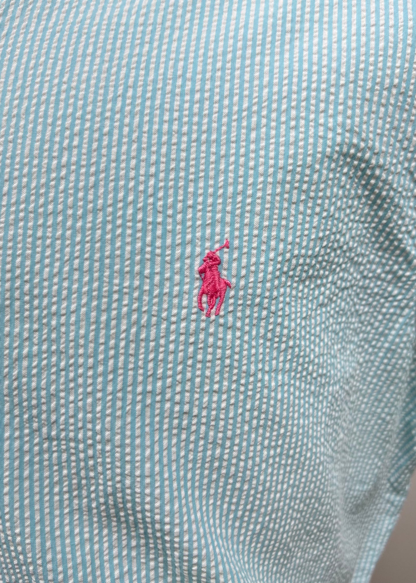 Camisa Polo Ralph Lauren 🏇🏼  Color blanco con patrón de rayas en turquesa Seersucker Talla L Entalle Regular