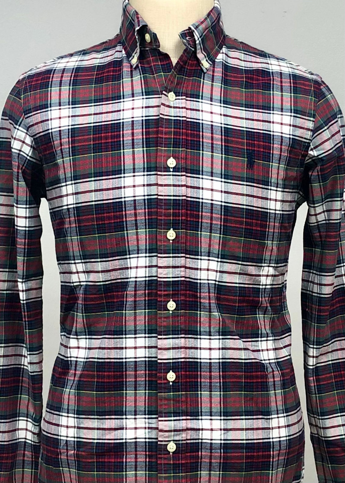 Camisa Polo Ralph Lauren 🏇🏼 Oxford con patron de cuadros rojo, verde oscuro y blanco Talla S Entalle Regular