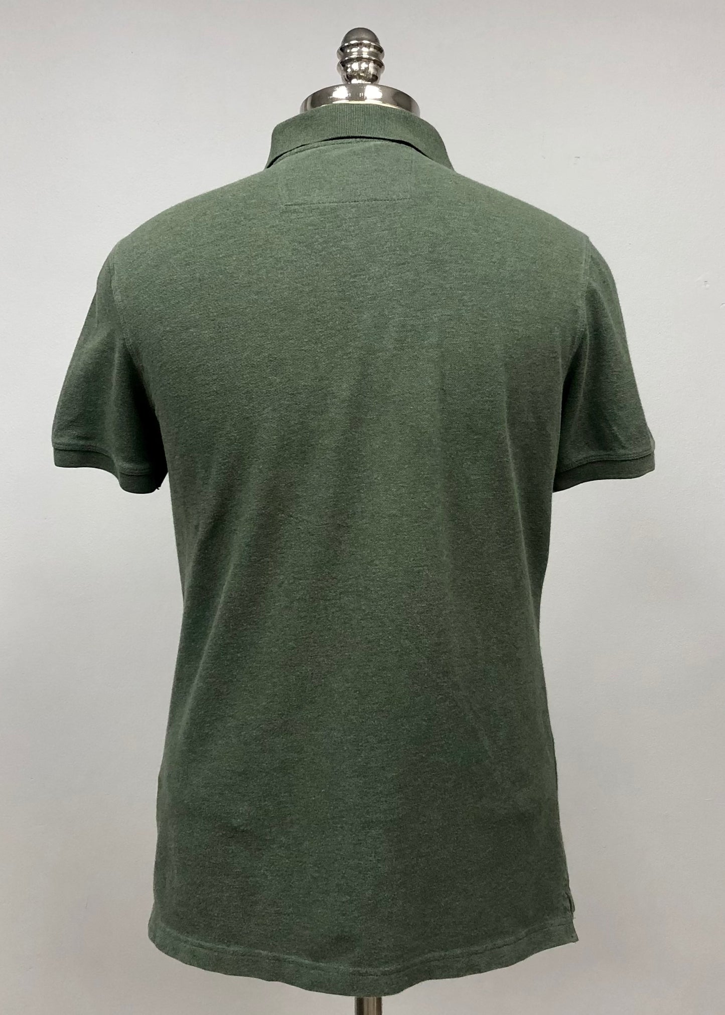 Camiseta Polo Banana Republic color verde oliva Talla M Entalle Regular