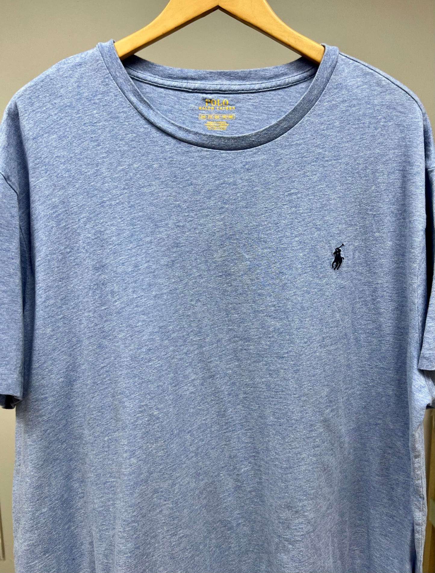 Camiseta cuello redondo Polo Ralph Lauren 🏇🏼 color celeste y logo en azul navy Talla XXL