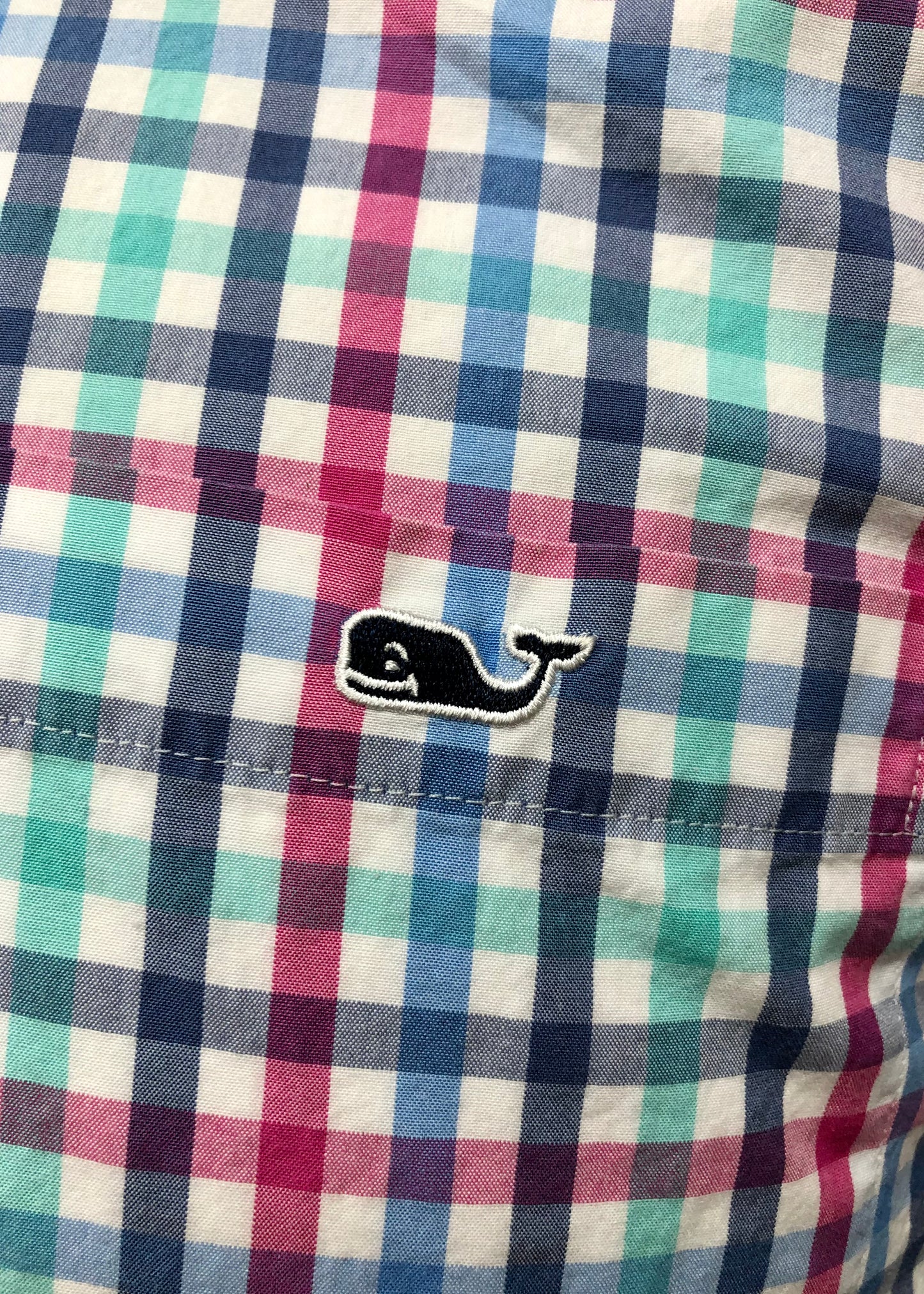 Camisa Vineyard Vines 🐳 color blanco con cuadros en color rosado, verde y azul Talla S entalle clásico