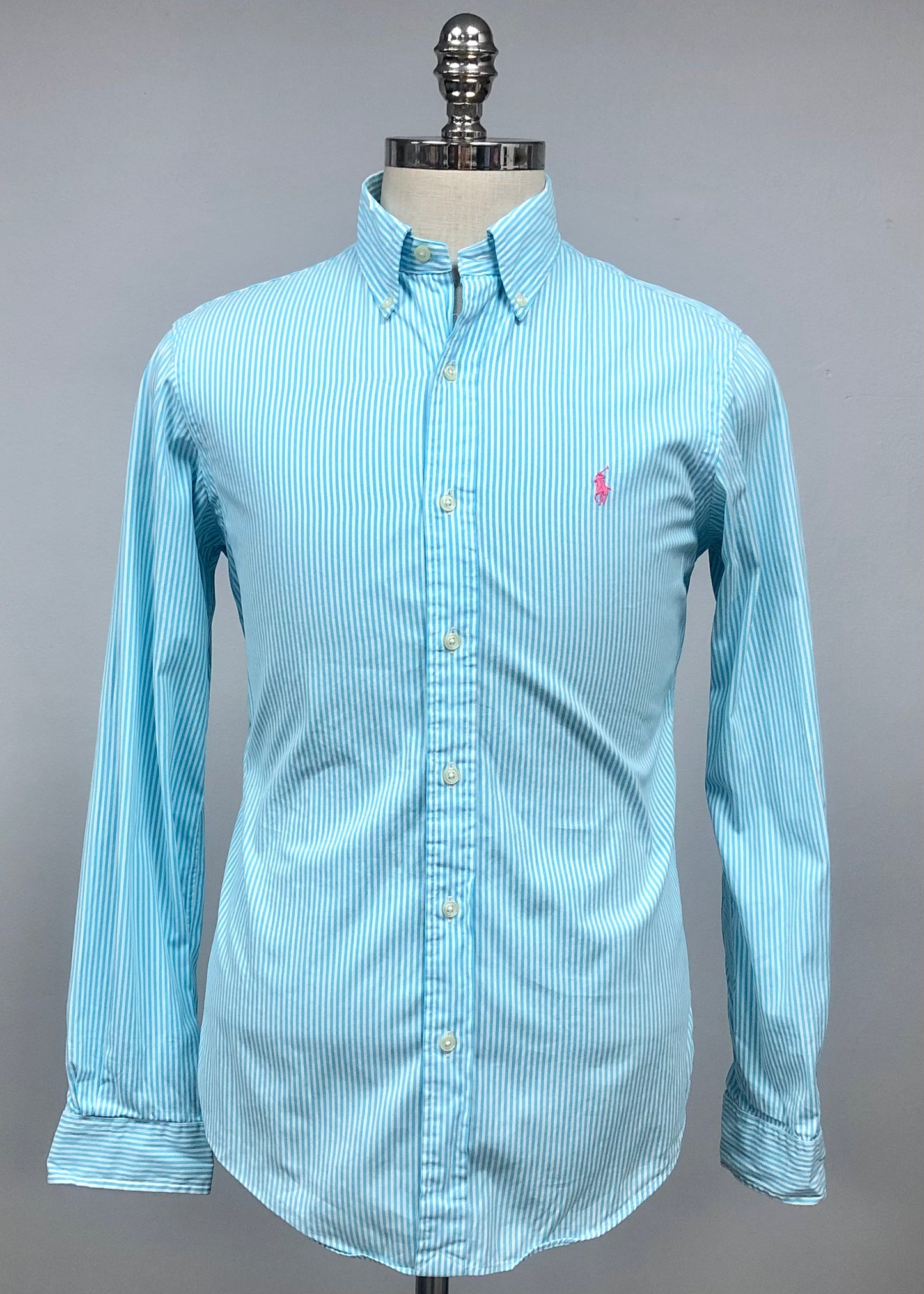 Camisa Polo Ralph Lauren 🏇🏼 Color blanco patron de rayas en color turquesa Talla S Entalle Regular
