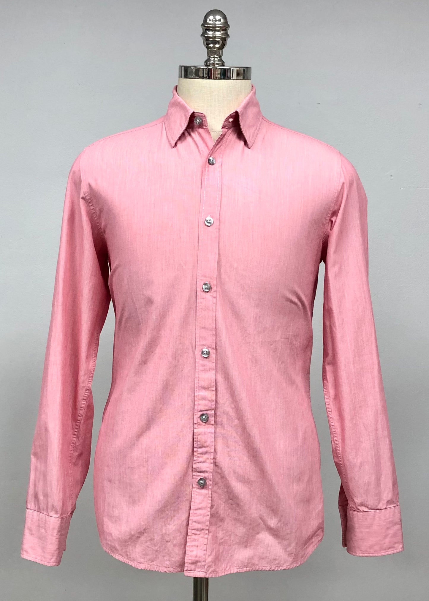 Camisa de botones Hugo Boss 🇩🇪 color rosado tornasol Talla M Entalle Regular