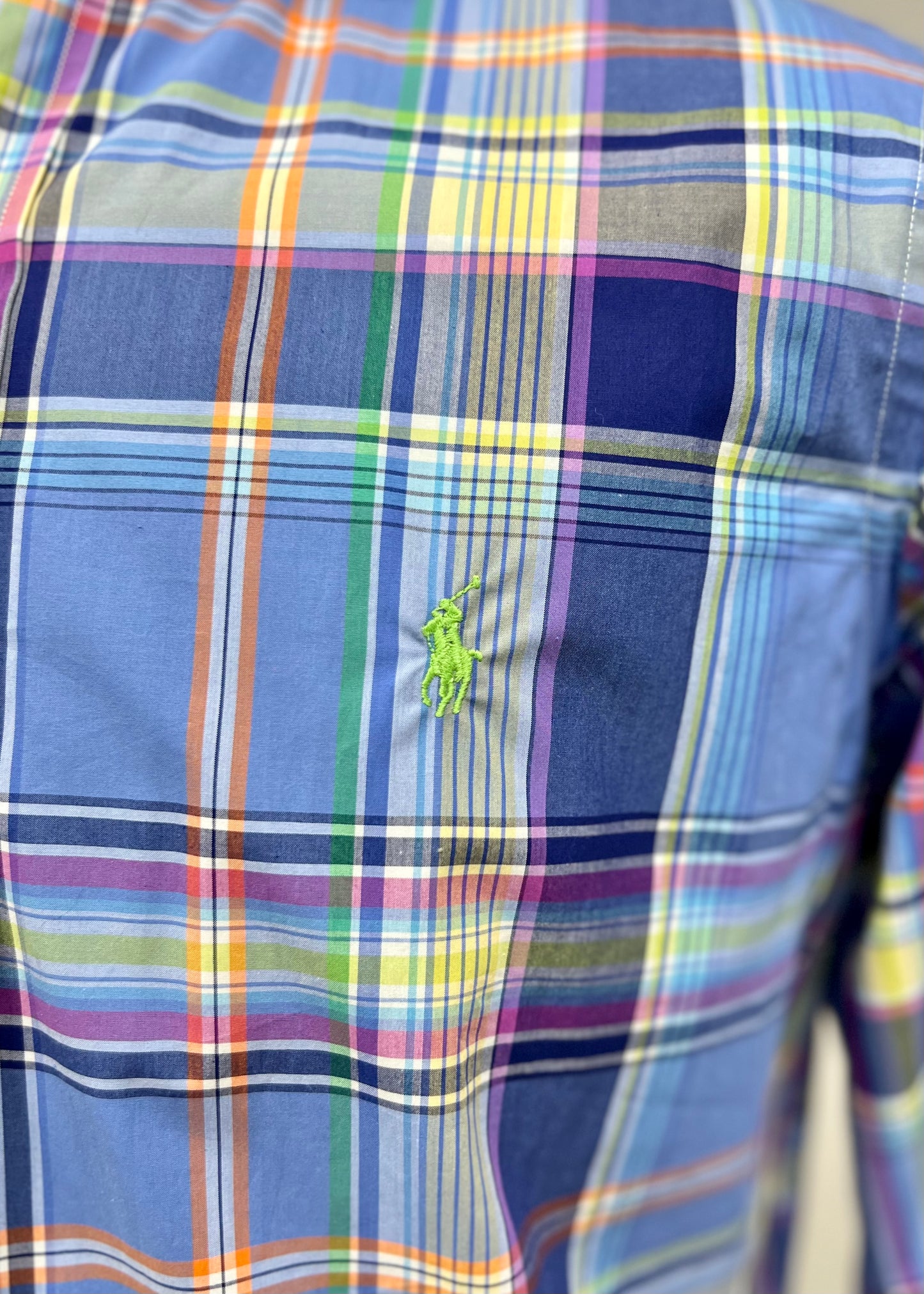 Camisa Polo Ralph Lauren 🏇🏼 con patrón de cuadros tartán azul, celeste y naranja Talla L Entalle Regular