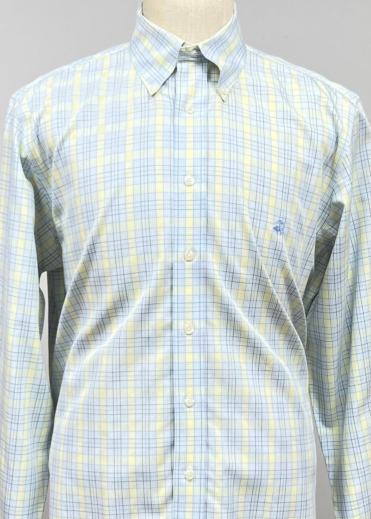 Camisa Brooks Brothers 🐑 color celeste con cuadros tartán en amarillo y negro Talla L Entalle Regular