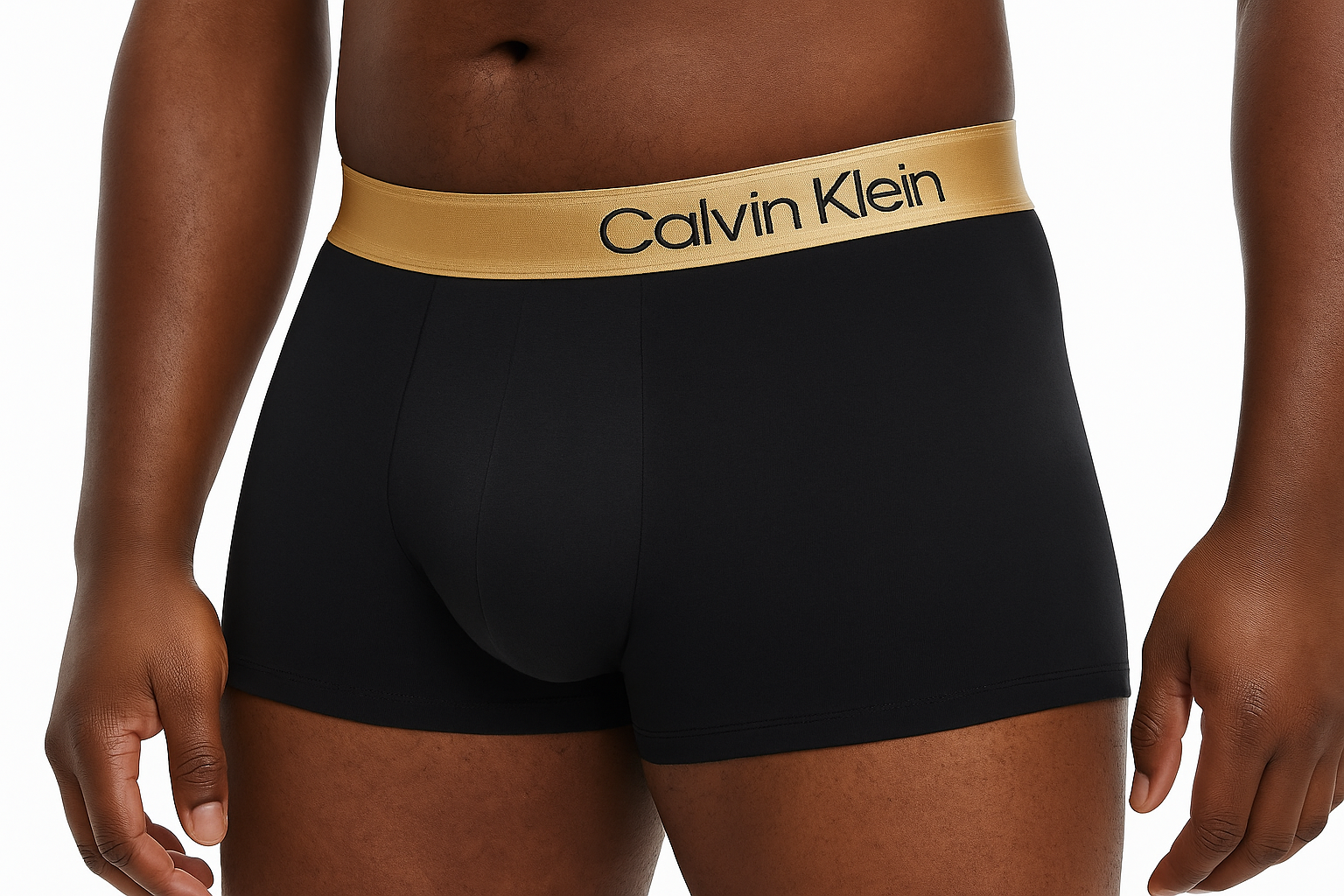Imagen 1: Detalle close-up de la cintura Calvin Klein dorada con diseño ergonómico - modelo XL