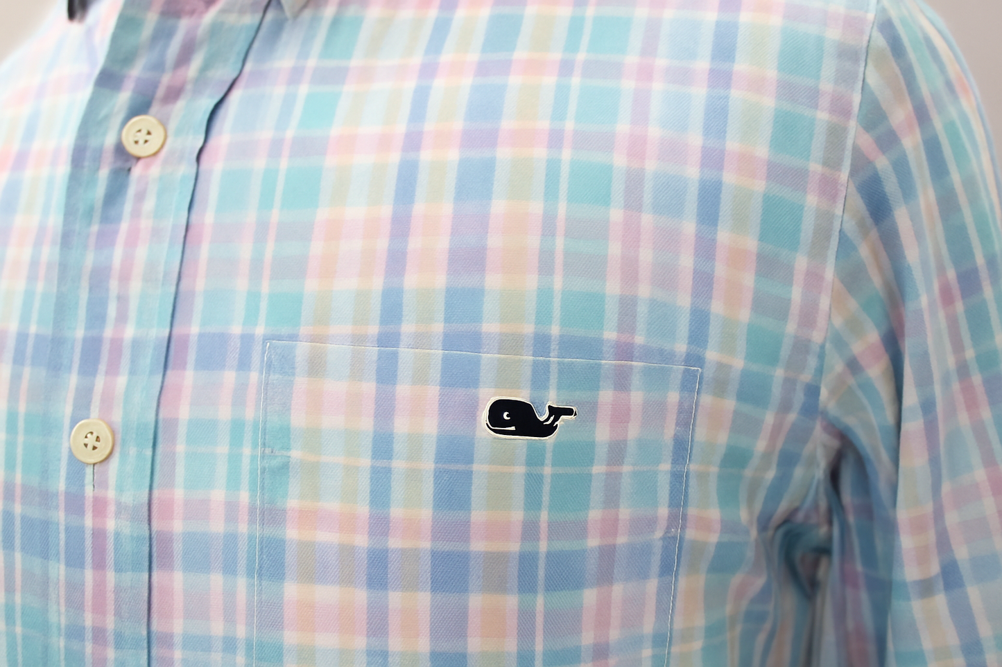 Imagen 3 - Detalle del logo Vineyard Vines
