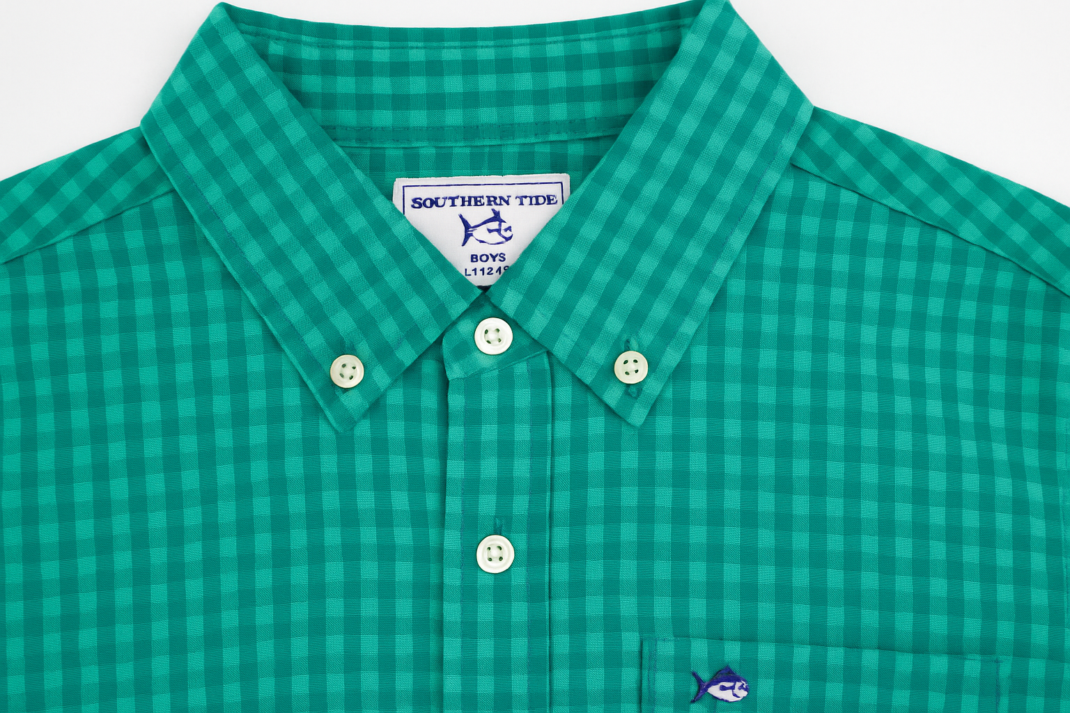 Imagen 4 - Detalle del cuello y logo (nueva versión)