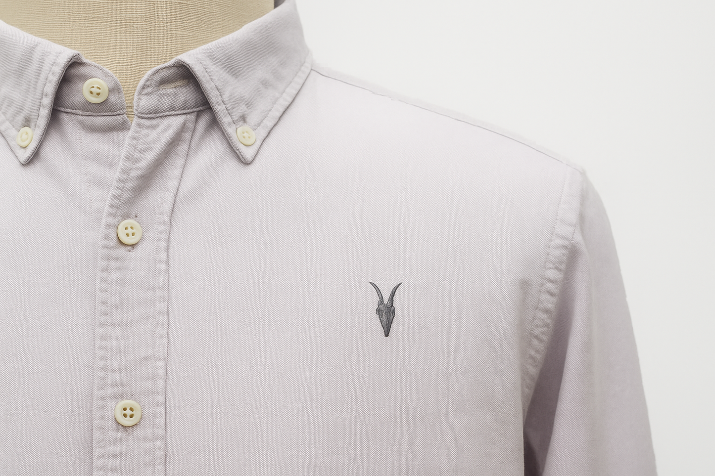 Imagen 4 - Detalle del cuello y logo