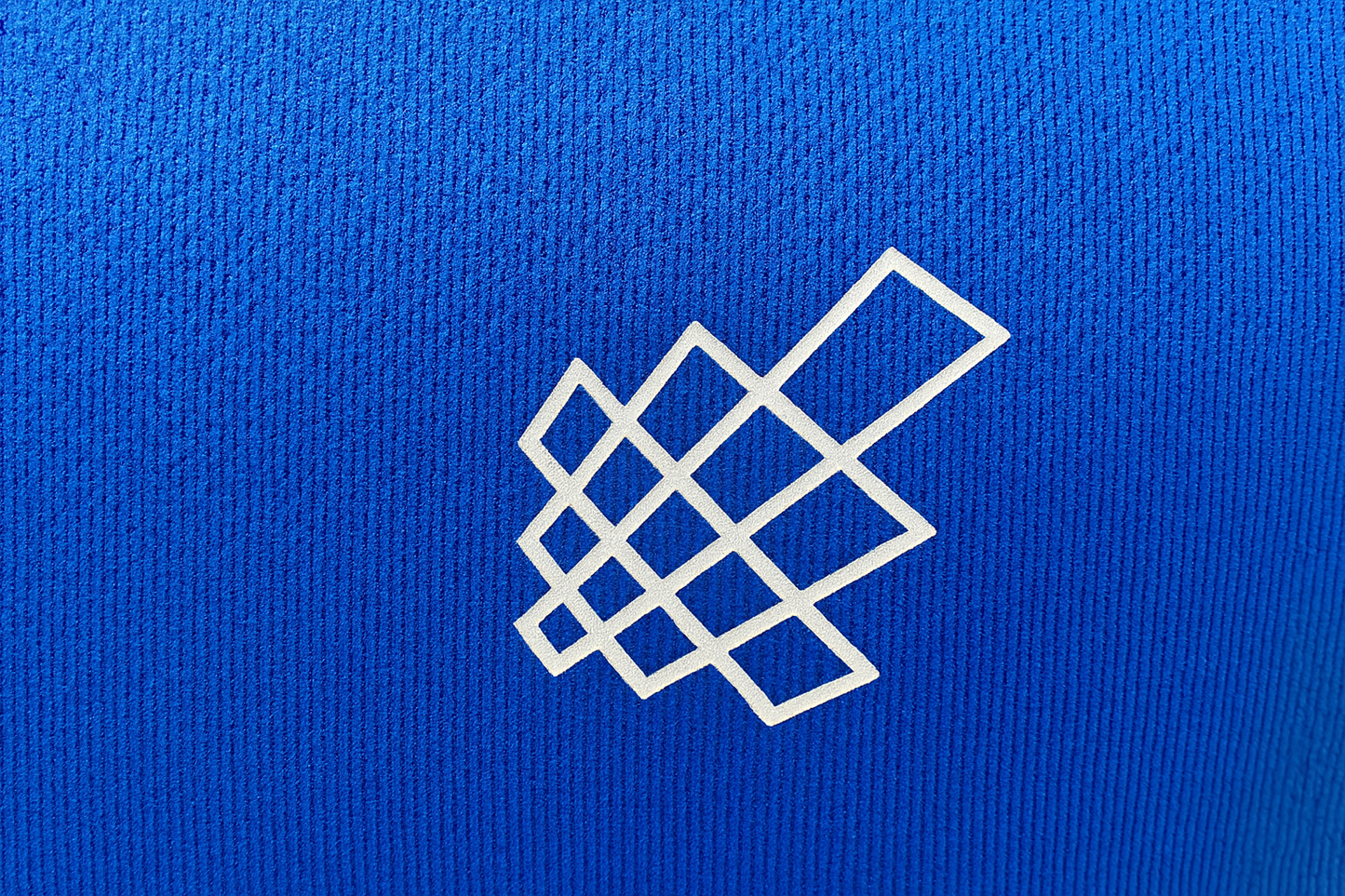 Imagen 4 - Detalle del logo geométrico