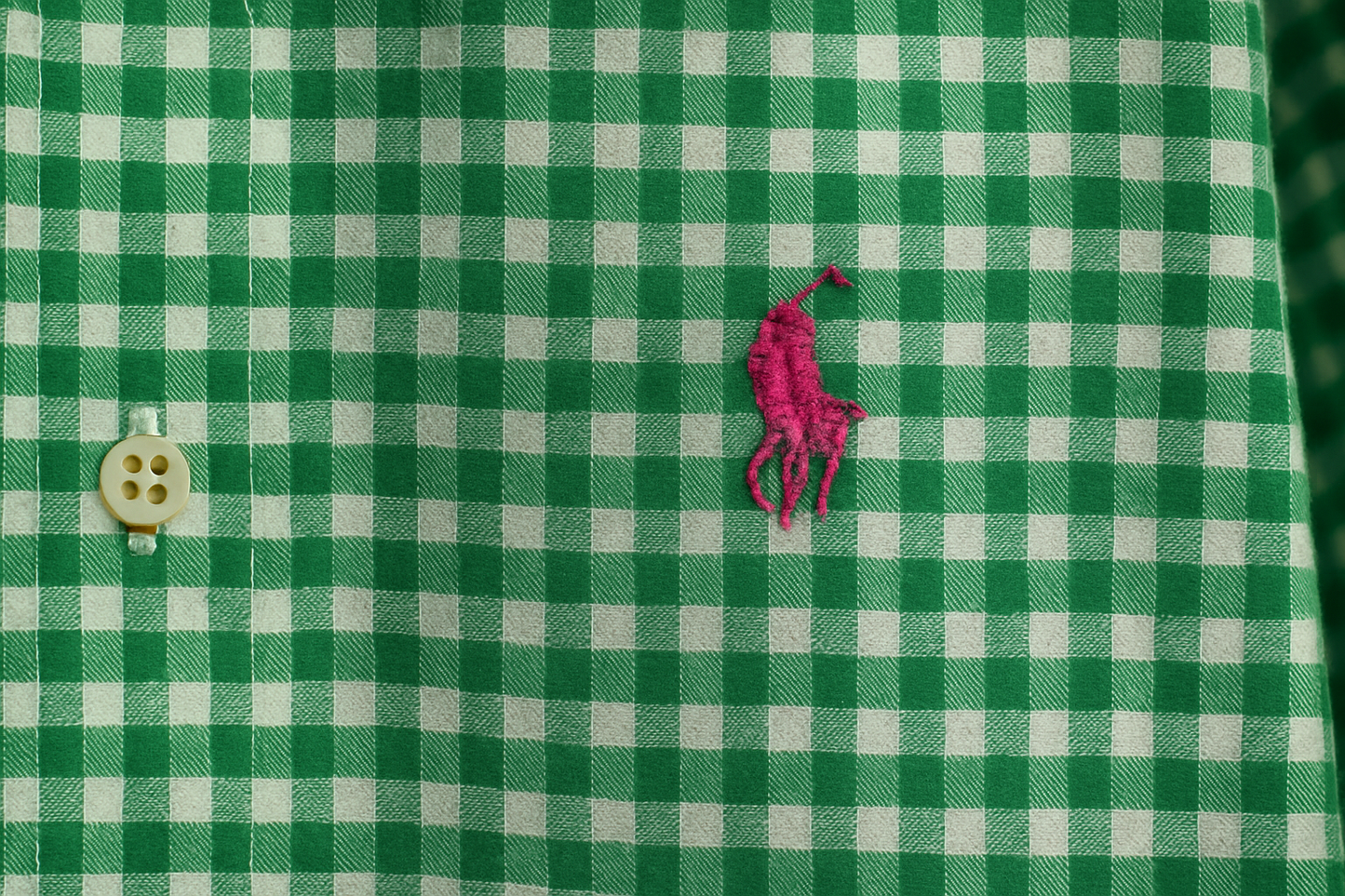 Imagen 4 - Detalle del logo Polo Ralph Lauren en rosado