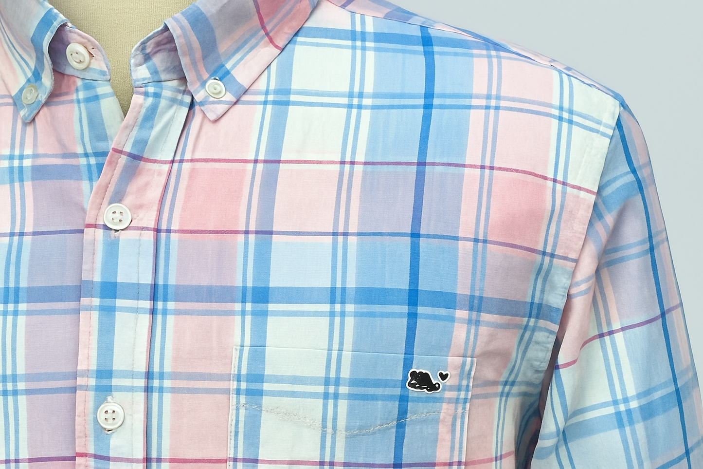 Imagen 4 - Detalle del logo y patrón