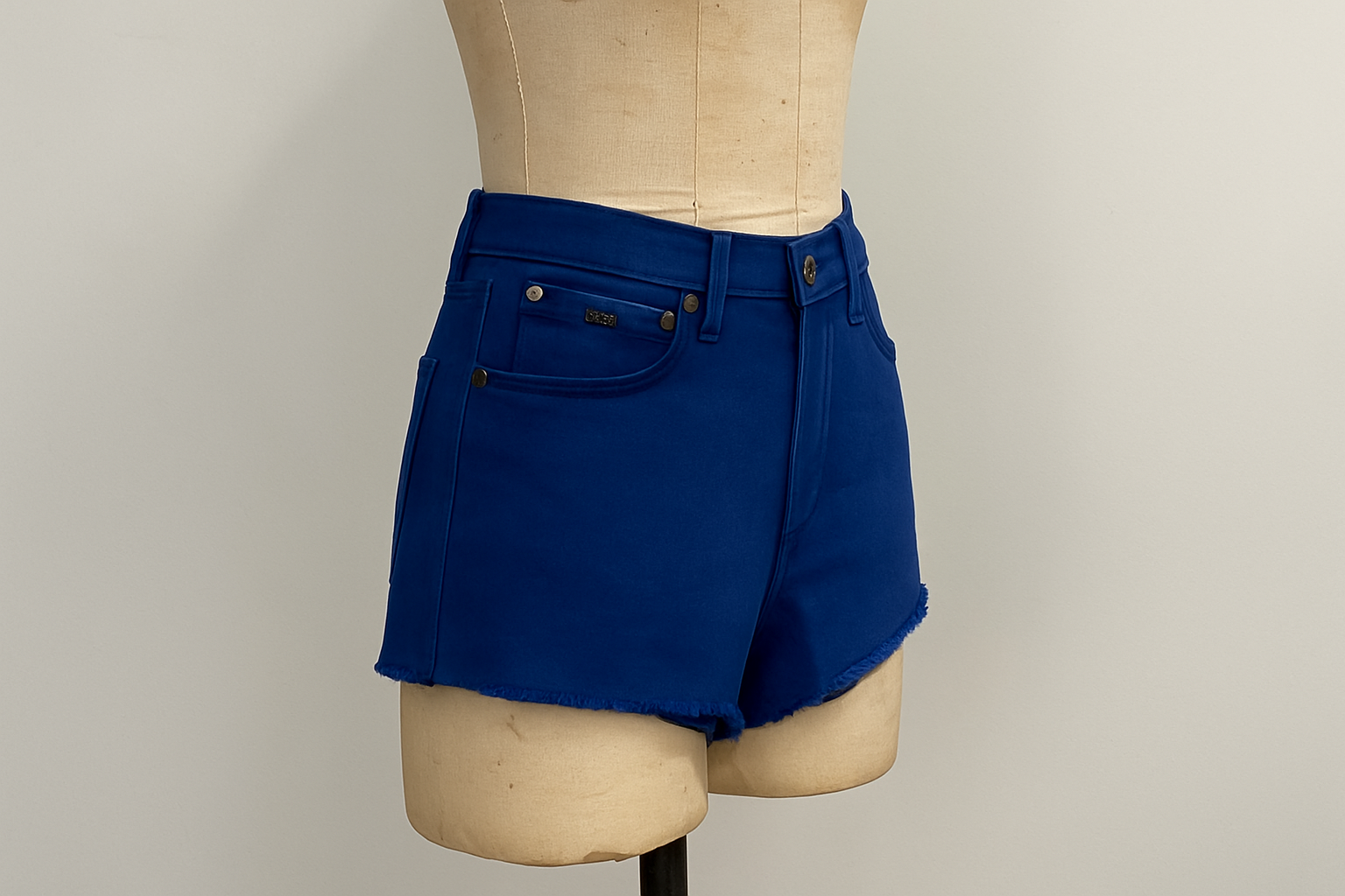 Imagen 4 - En maniquí perfil