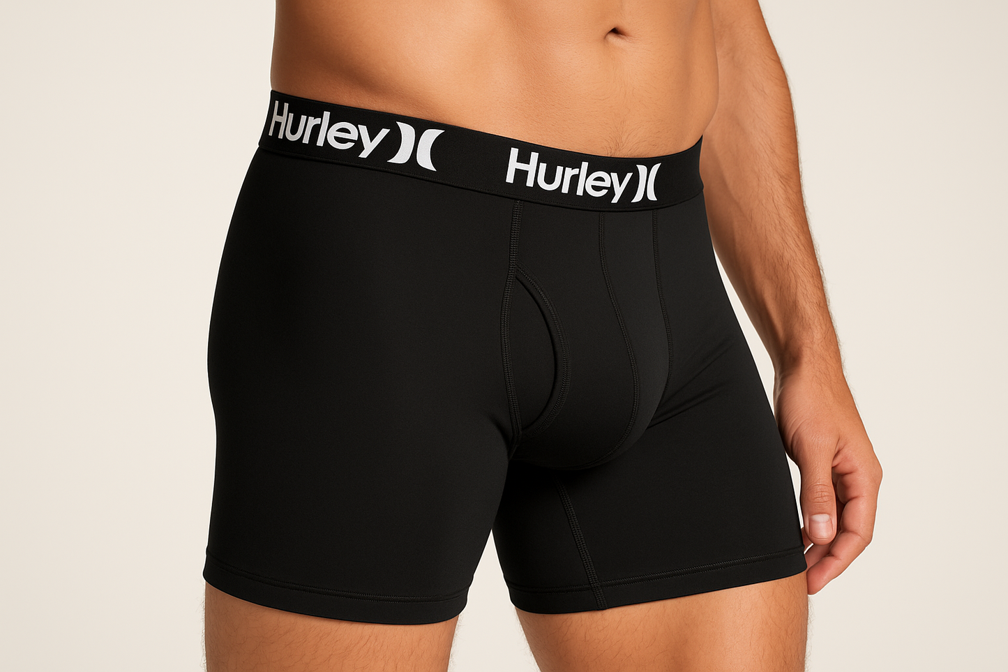 Imagen 4: Modelo en ángulo lateral mostrando ergonomía de cintura y copa