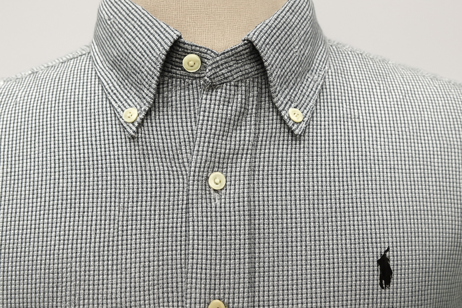 Imagen 5 - Detalle del cuello y botones