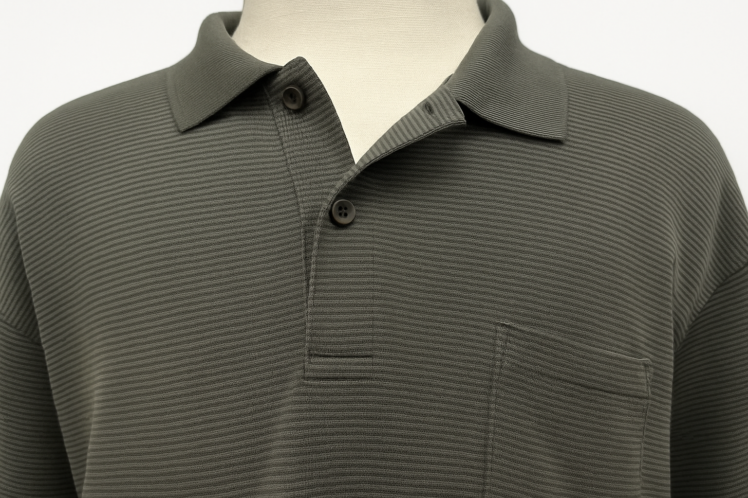 Imagen 5 - Detalle del cuello y botones