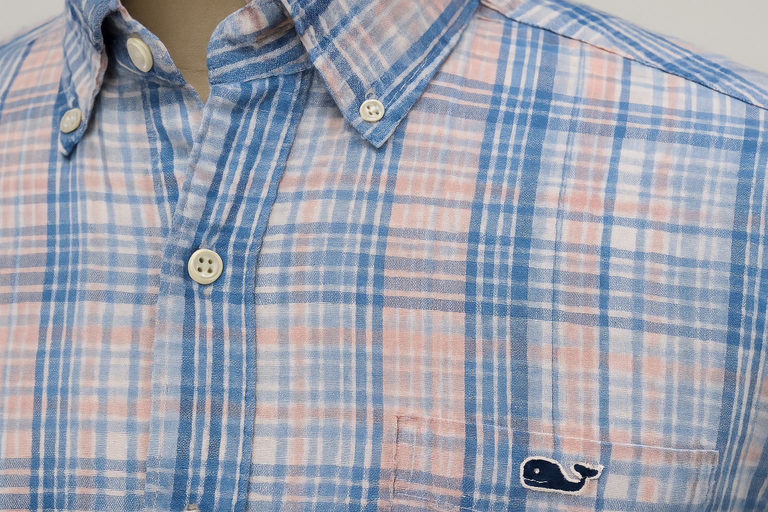 Imagen 5 - Detalle del cuello y logo