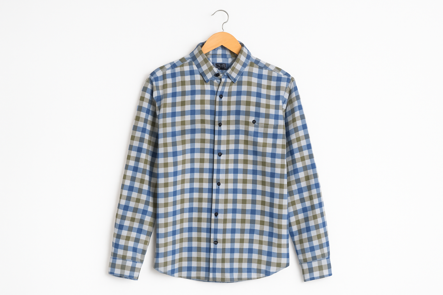 Imagen 5 - Vista colgada en percha con botón en bolsillo