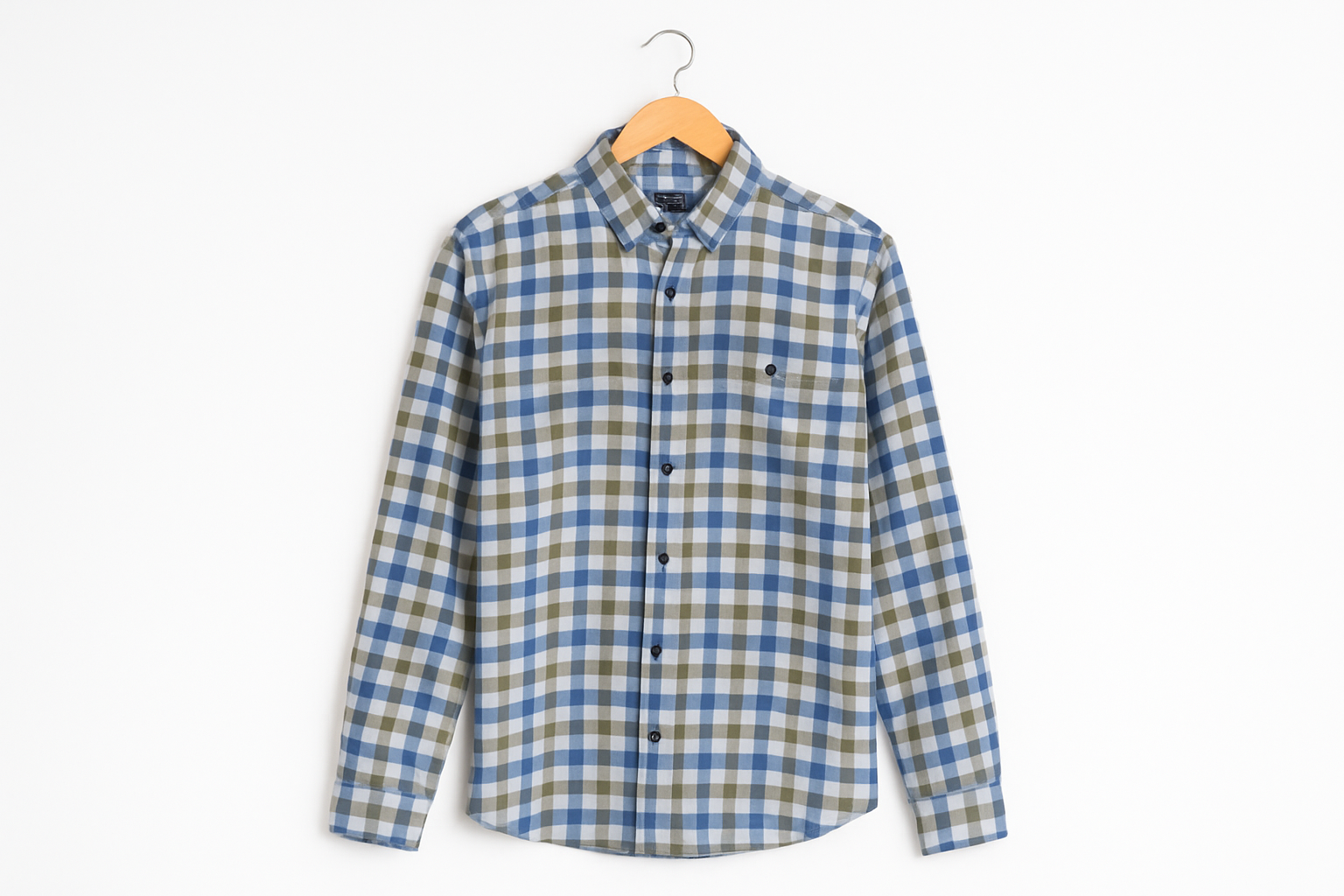 Imagen 5 - Vista colgada en percha con botón en bolsillo